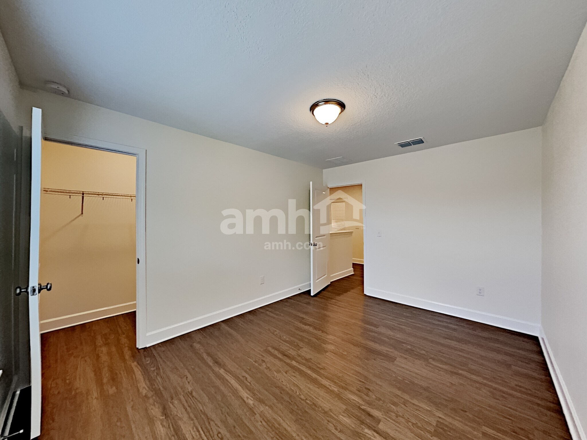Building Photo - 284 Bering Ln