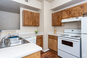 Interior Photo - z-112525-Villas of Remond