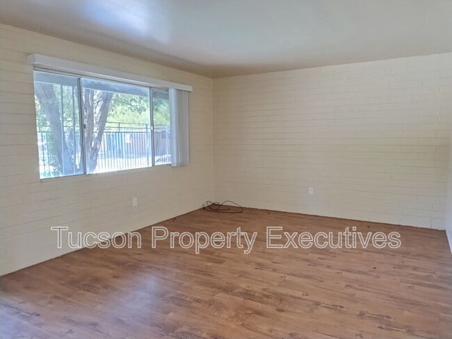 Building Photo - 8934 S Nogales Hwy