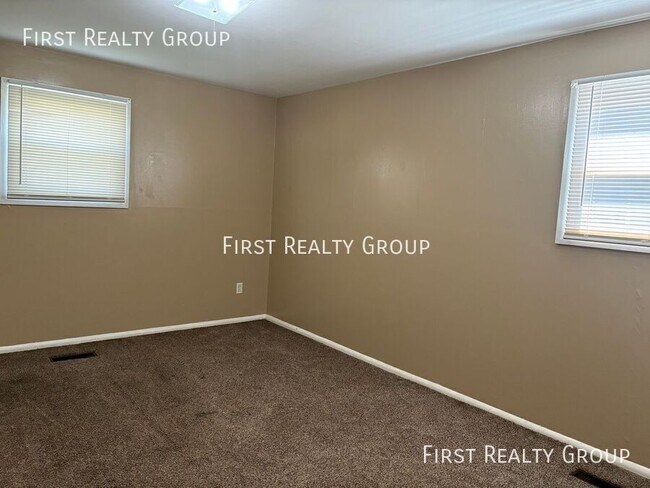 Building Photo - 27 Stadia Dr