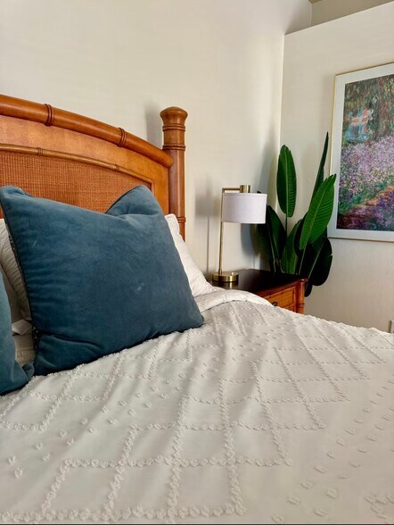 Building Photo - 13042 Sail Away St