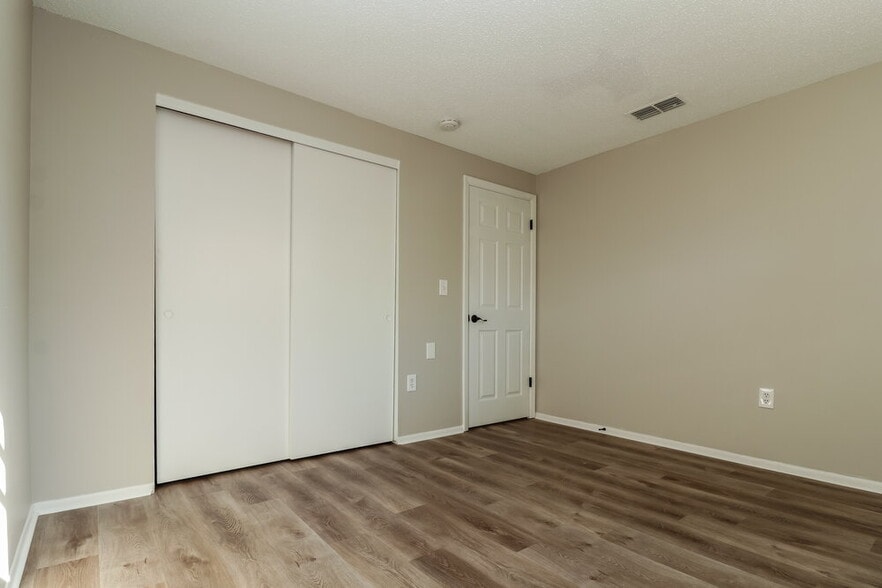 Building Photo - 7921 Eugene Dr