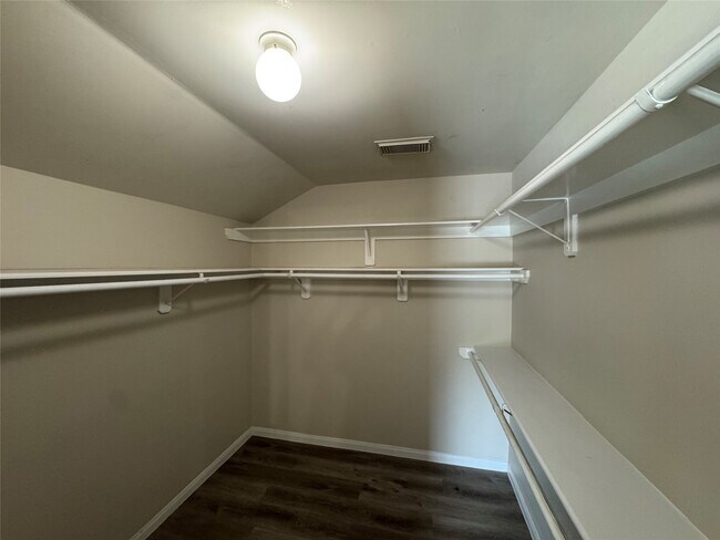 Building Photo - 10310 Sable Trail Ln