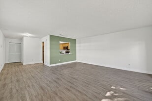Building Photo - 2513 S 17th St
