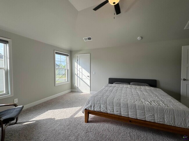 Building Photo - 807 Harley Farms Dr