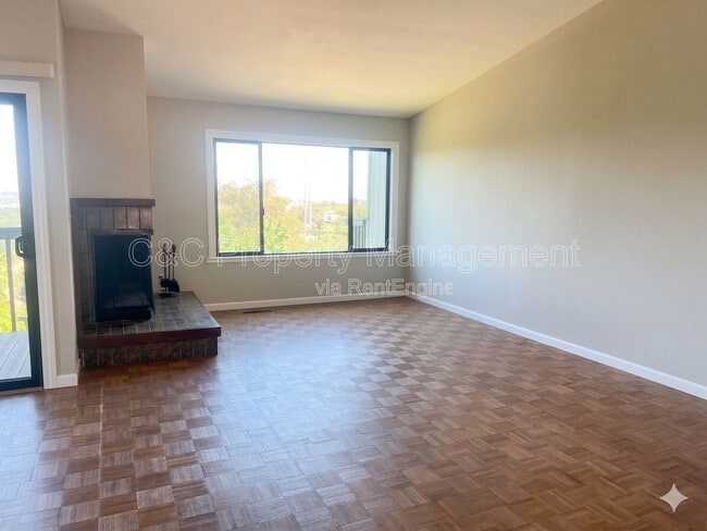 Building Photo - 1538 Ashwood Dr