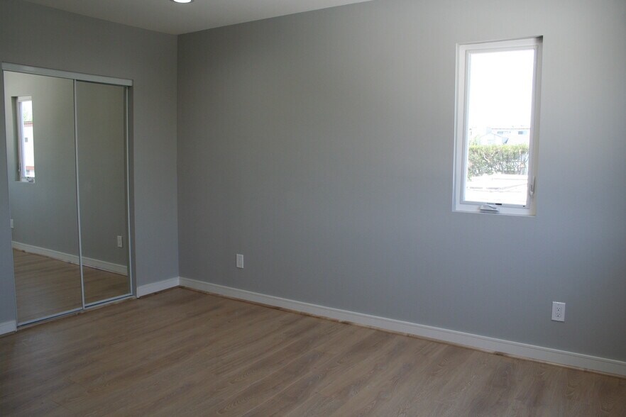 Building Photo - 5313 Riverton Ave