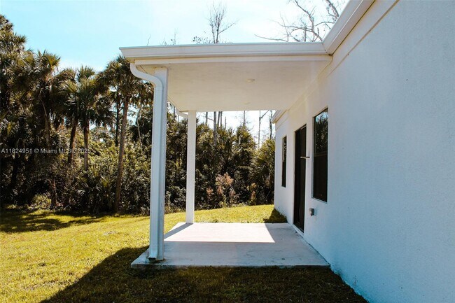 Building Photo - 622 Windermere Dr