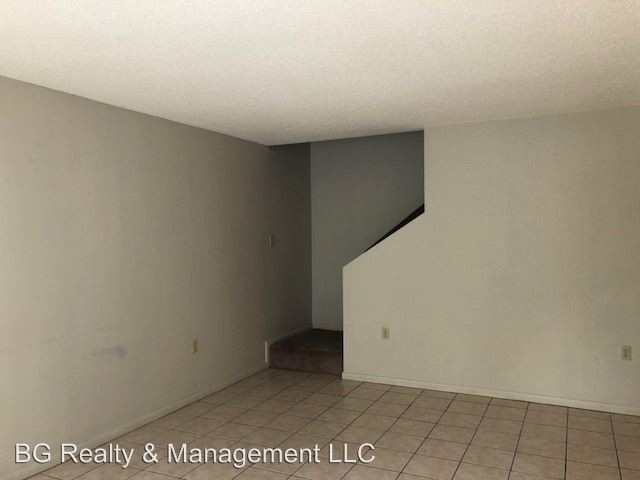 Building Photo - 2 br, 1.5 bath House - 102 Cougar Ridge #1