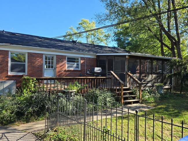 Building Photo - 236 Norway St