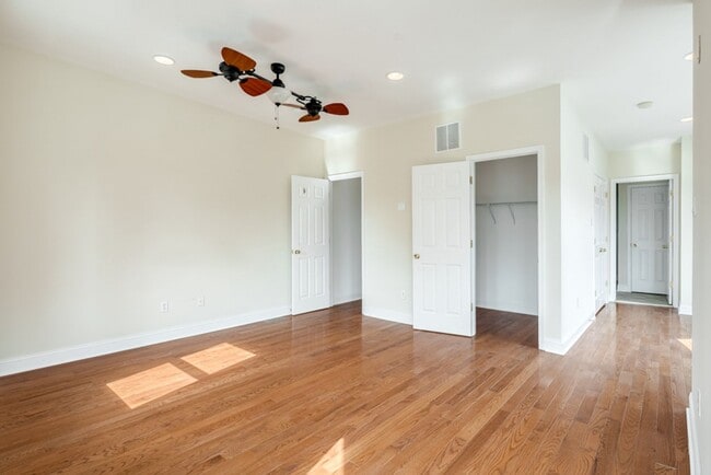 Building Photo - Four Bed Point Breeze Home