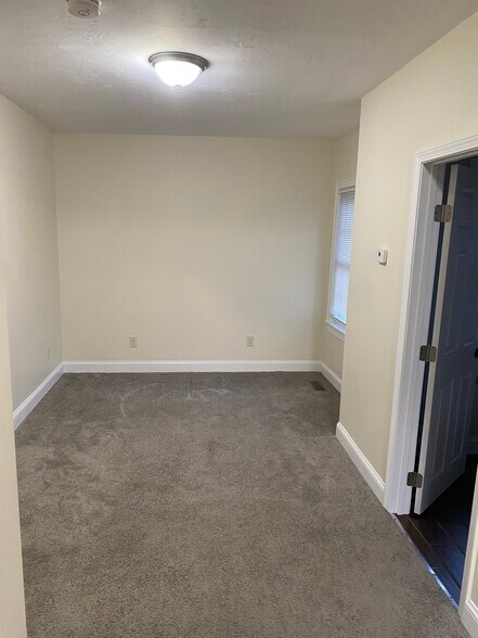 Primary Photo - 210 Webster St