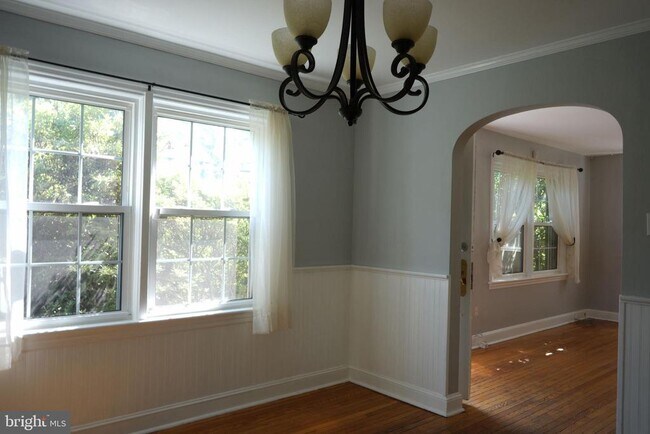 Building Photo - 252 Crosshill Rd