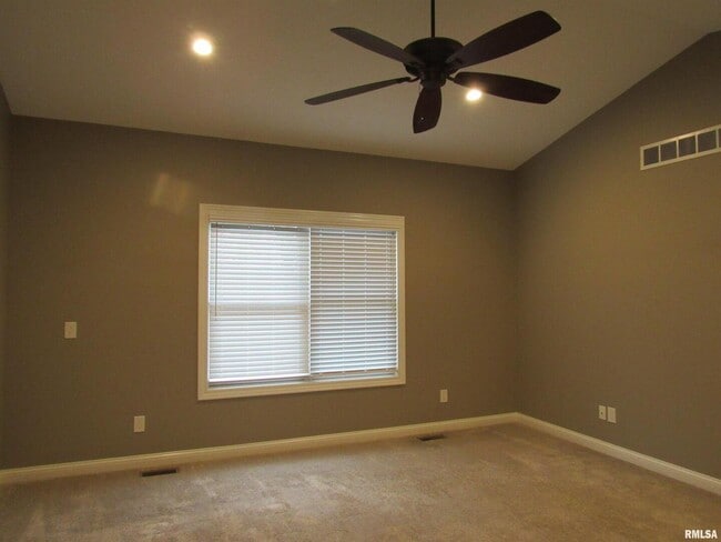 Building Photo - 1659 Celtic Ct