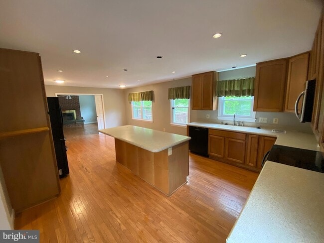 Building Photo - 14917 Lee Hwy