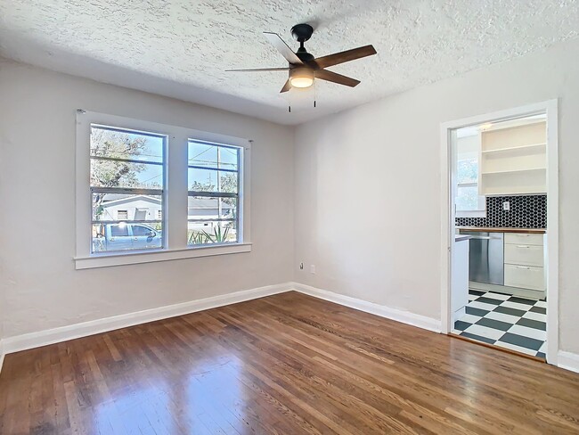 Building Photo - Renovated Seminole Heights Home w/Bonus Room!