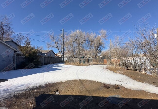 Building Photo - Adorable Single Family Home