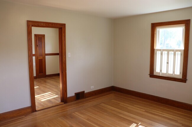 Building Photo - 32 Gilman St