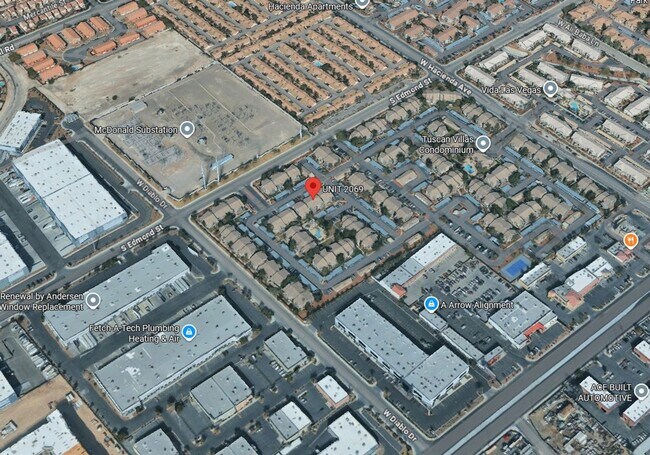 Building Photo - Gated 2 Bedroom Condo - Furnished