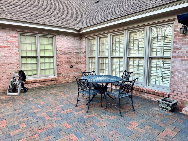 Building Photo - 2630 Aimee Dr