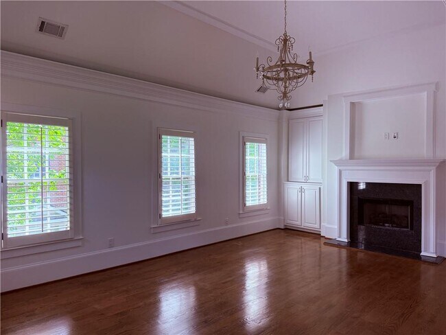 Building Photo - 2617 Canterbury Trail