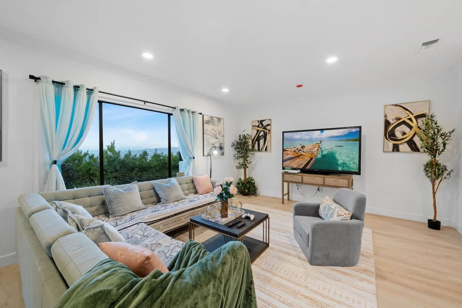 Building Photo - 5048 Bluff Pl