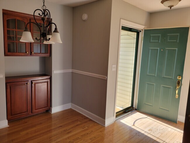 Building Photo - 109 Golf Club Ln