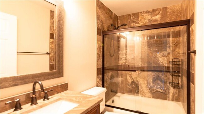 Building Photo - 3935 Briaridge Cir