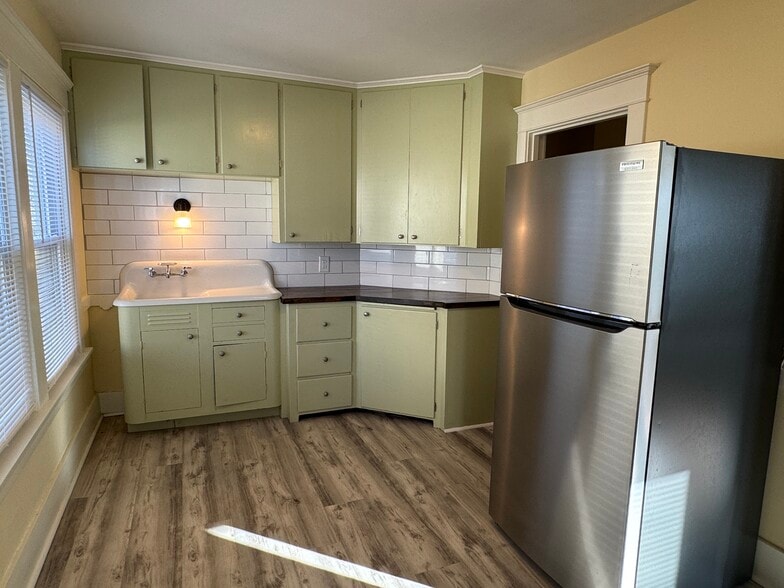 Building Photo - 2702 LeClaire St