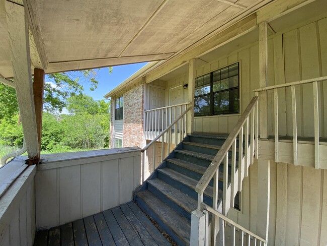 Building Photo - 214 Renfro St
