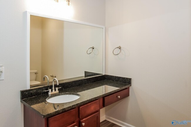 Building Photo - 204 Farmington Dr