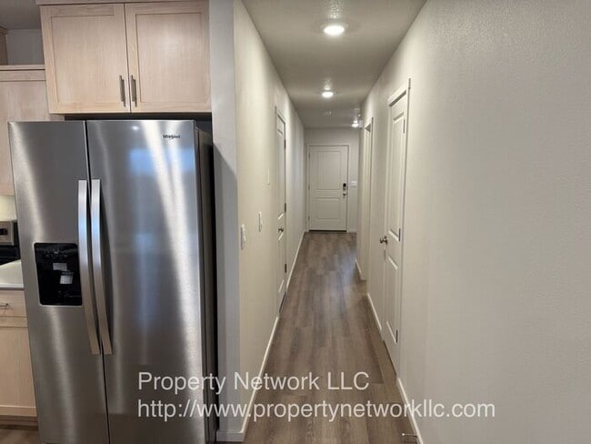 Building Photo - Great 3 Bedroom Gresham Townhouse