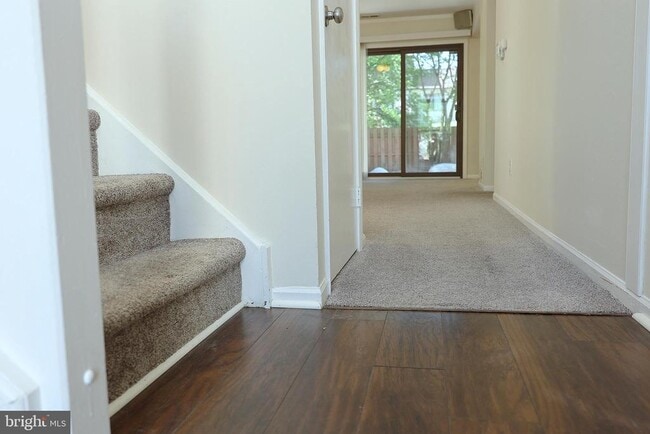 Building Photo - 72 5 Crown Royal Cir