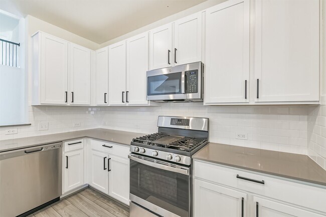 Building Photo - 30812 Willow Green Ln