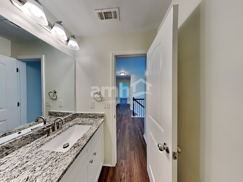 Building Photo - 729 Rolling Downs Dr SW