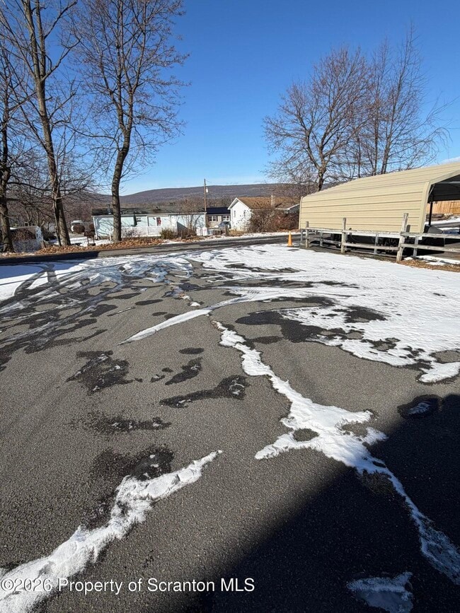 Building Photo - 711 Main St