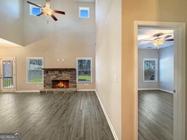 Building Photo - 6369 Woodland Station Dr