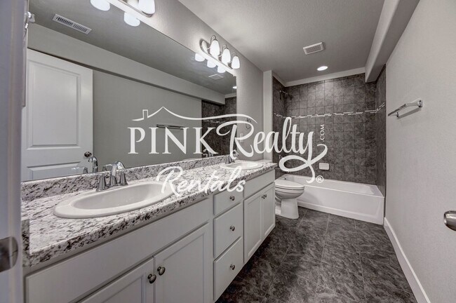 Building Photo - 1407 Grand Overlook St