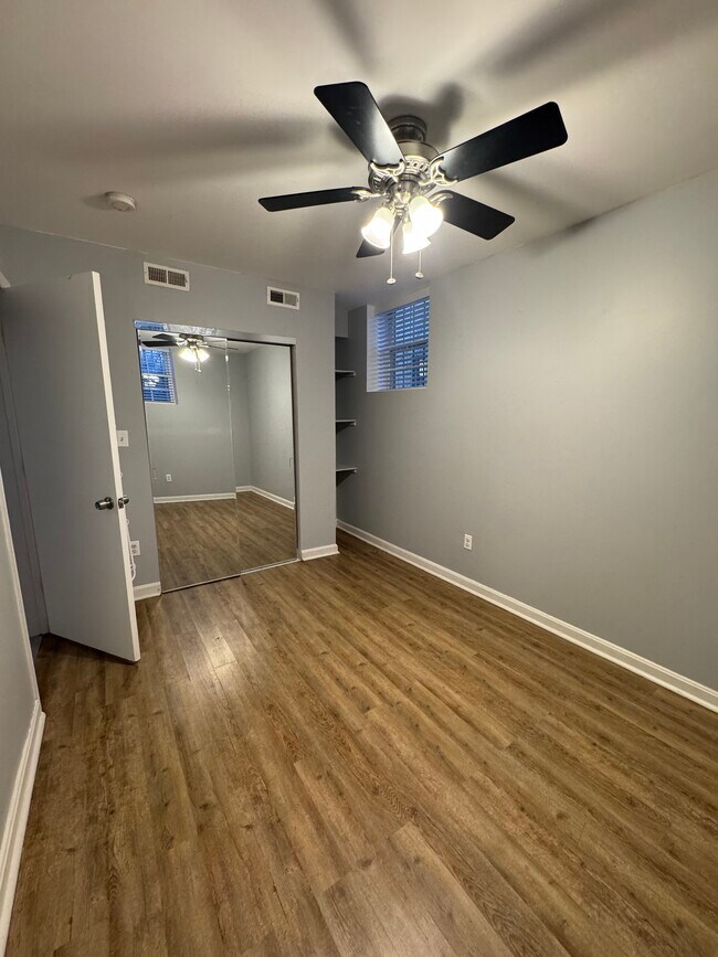 Building Photo - 11 46th St SE