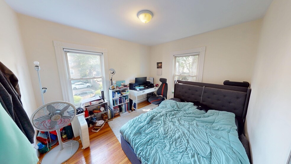 Building Photo - 1 Woodstock Ave