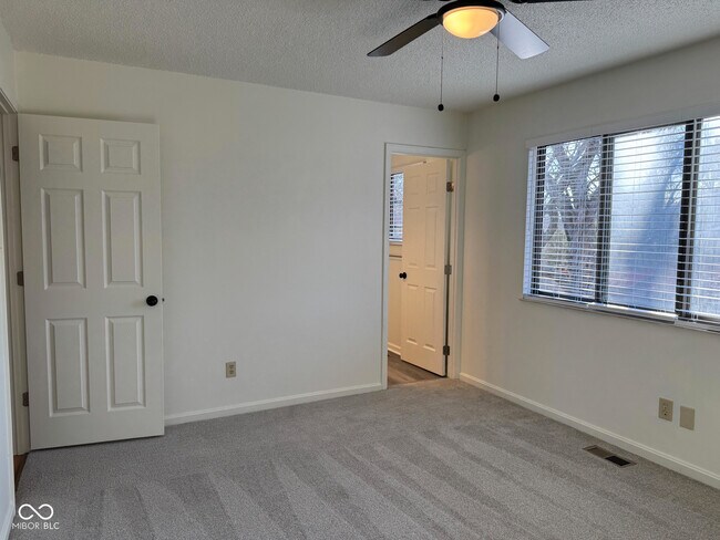 Building Photo - 7607 Home Dr