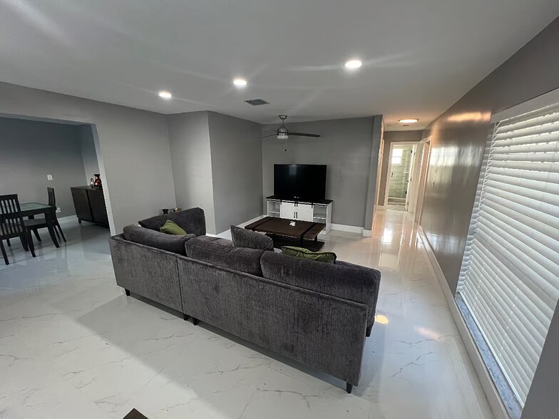 Building Photo - 3163 NW 29th St