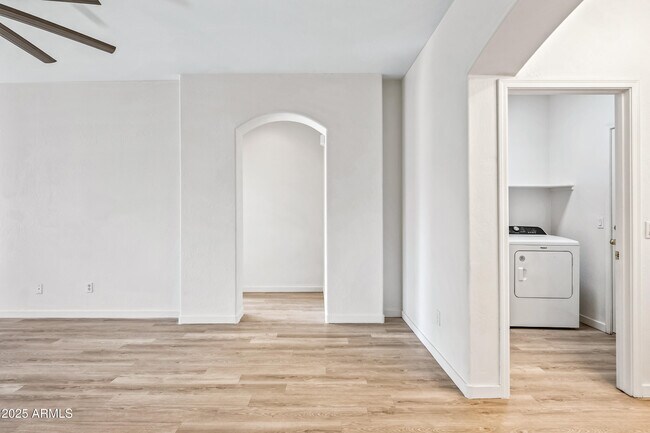 Building Photo - 1704 S 79th Glen