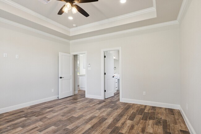 Building Photo - 1610 Newgulf Dr