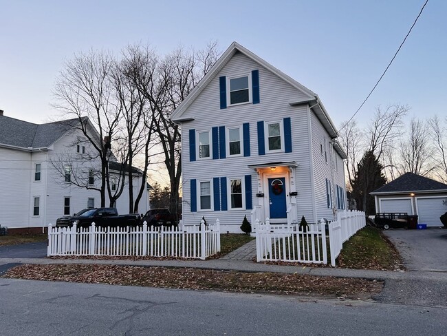 Building Photo - 44 School St