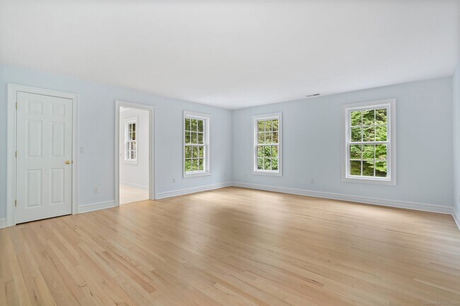 Building Photo - 5 Winthrop Hill