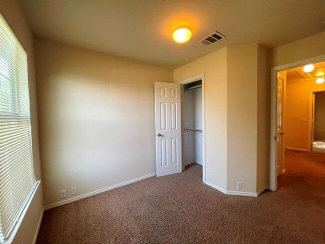 Building Photo - 251B Utterback