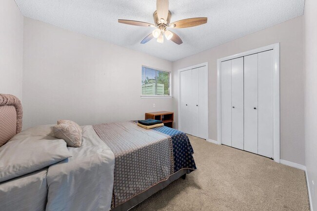 Building Photo - 3222 Tamarron Blvd
