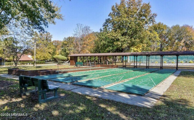 Building Photo - 175 Amberly Dr