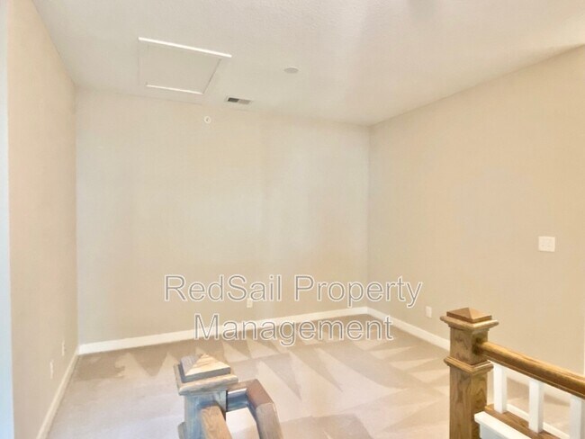 Building Photo - 1008 Celia Ct